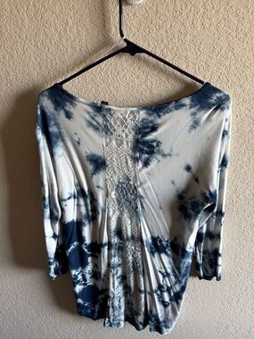 Tie-Dye Lace-Back Tunic Top in Navy and White.  Small pinhole left shoulder